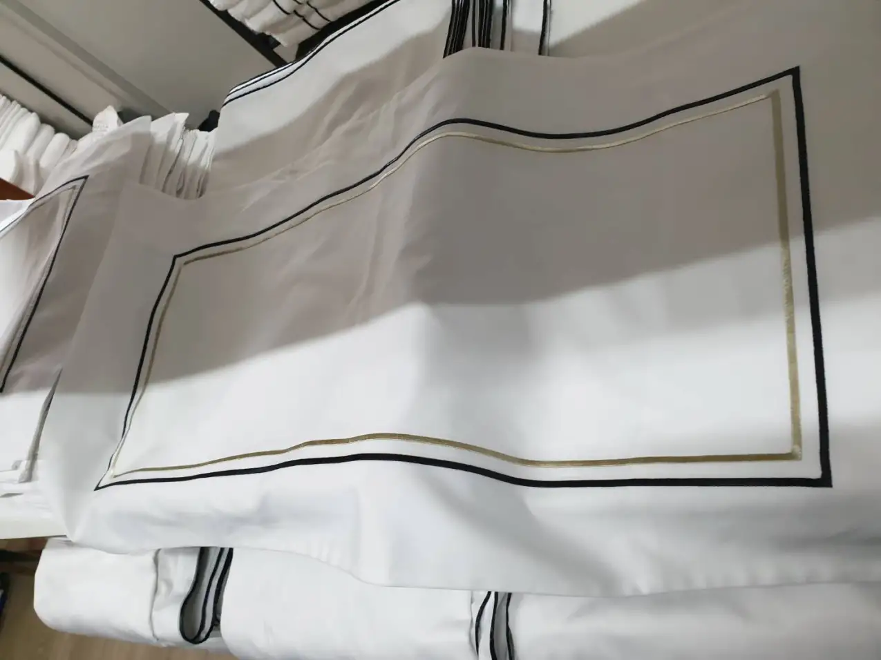 งานปักผ้าปูที่นอน ปัผ้าคาดเตียง ปักปลอกหมอน ปักผ้าห่ม ปักผ้าปูที่นอน ปักด่วน