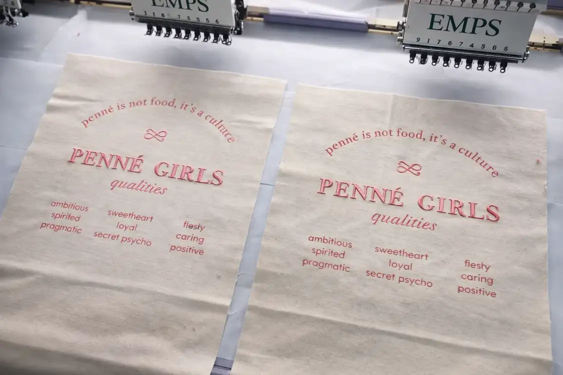 งานปักกระเป๋า รับปักกระเป๋าผ้า งานปักผ้าแคนวาส