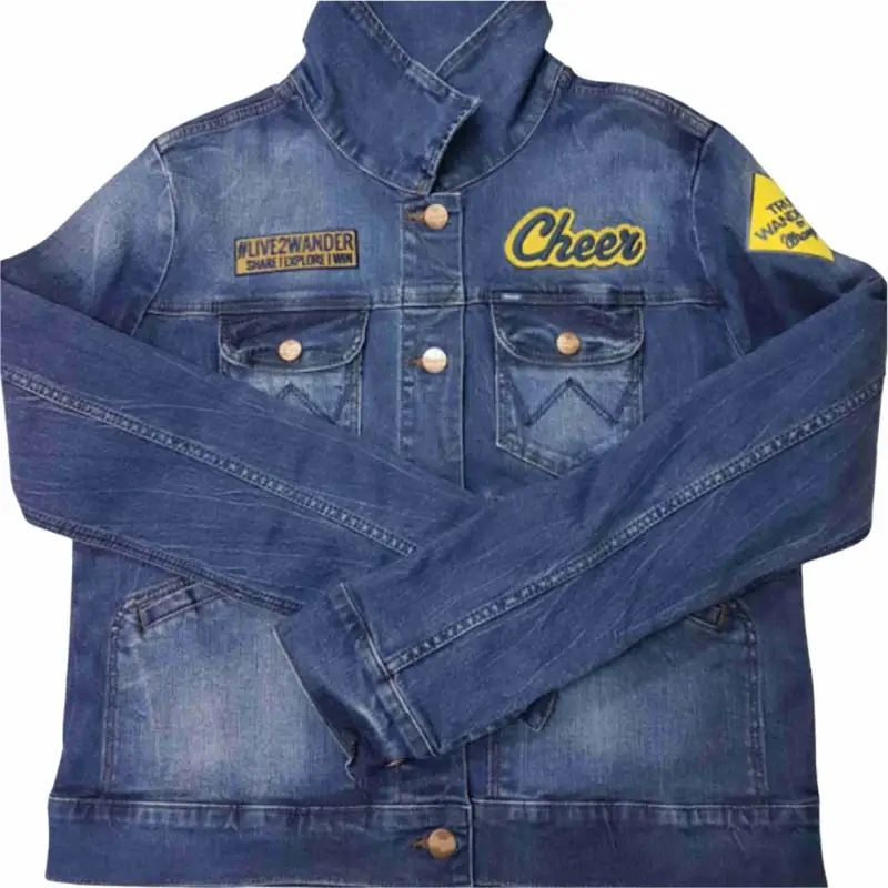 งานปักยีนส์ ปักเสื้อยีนส์ ปักกางเกงยีนส์ รับปักผ้ายีนส์ รับปักกระเป๋ายีนส์ รับปักด่วน