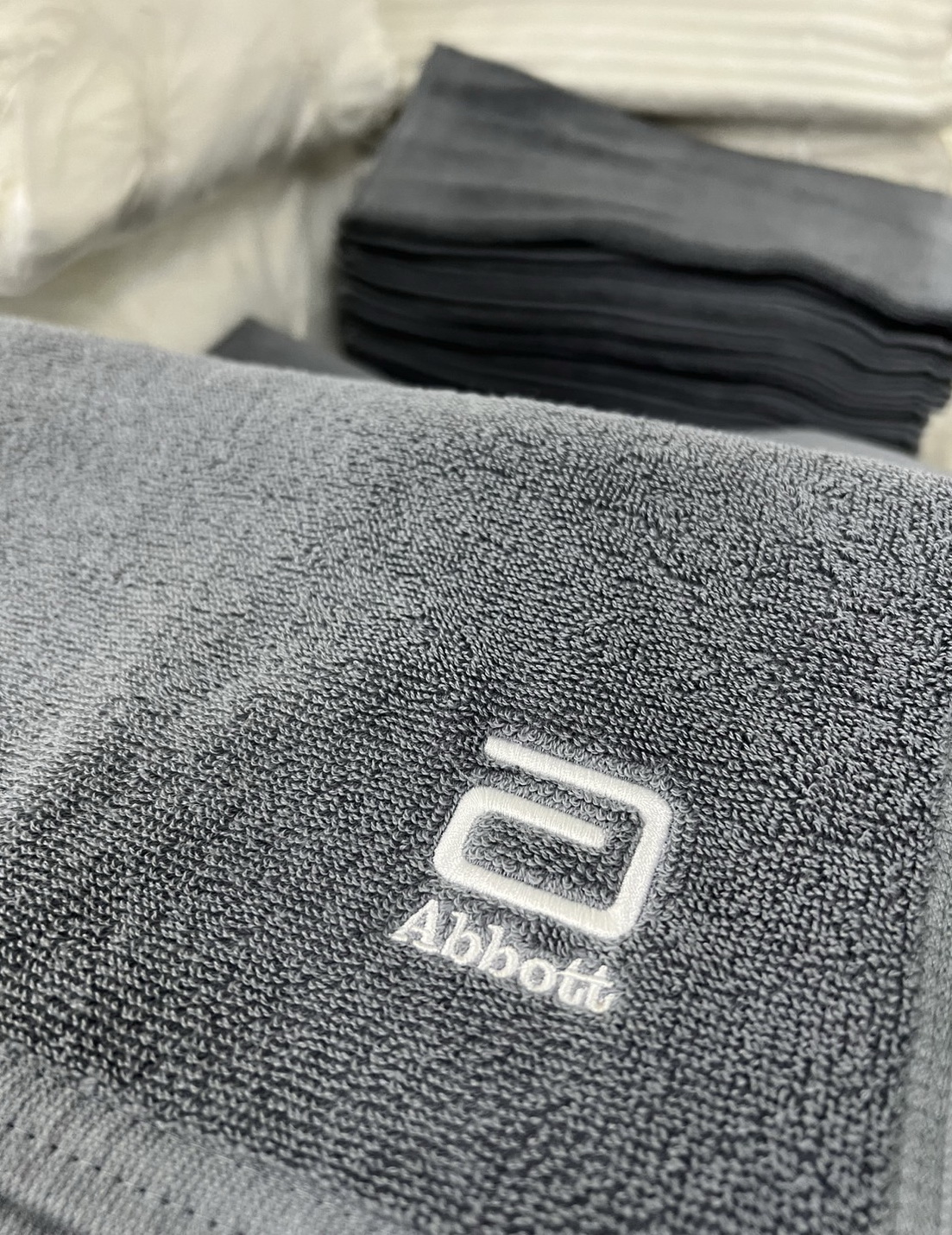 งานปักผ้า รับปักผ้า รับปักเสื้อ รับปักเสื้อผ้า งานปัก ปักโลโก้ ปักเสื้อโปโล ปักเสื้อยืด รับปักดวน