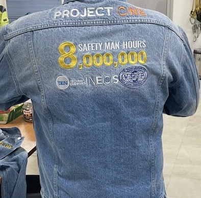 ปักเสื้อยีนส์ งานปักเสื้อยีนส์ รับปักยีนส์ ปักกางเกงเยีนส์ โรงปักเอสพีพั้น