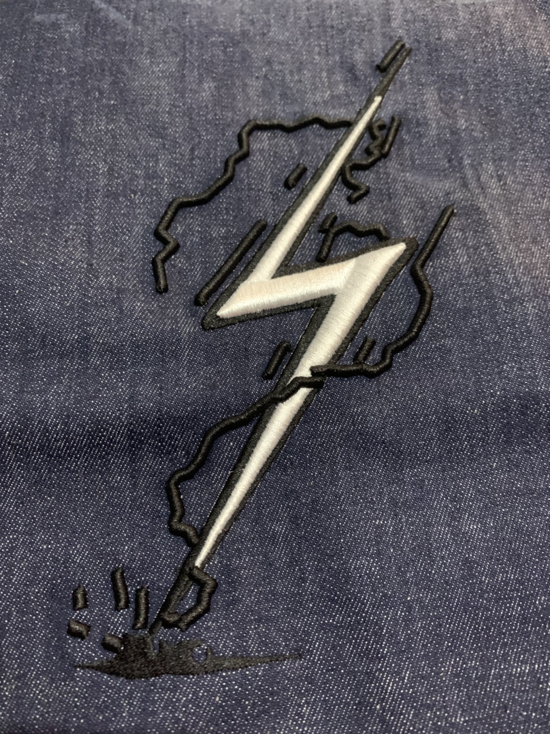 งานปักนูน ปักนูน ปักรองโฟ รับปักนูน รับปักรองโฟม รับปักอักษรรองโฟม