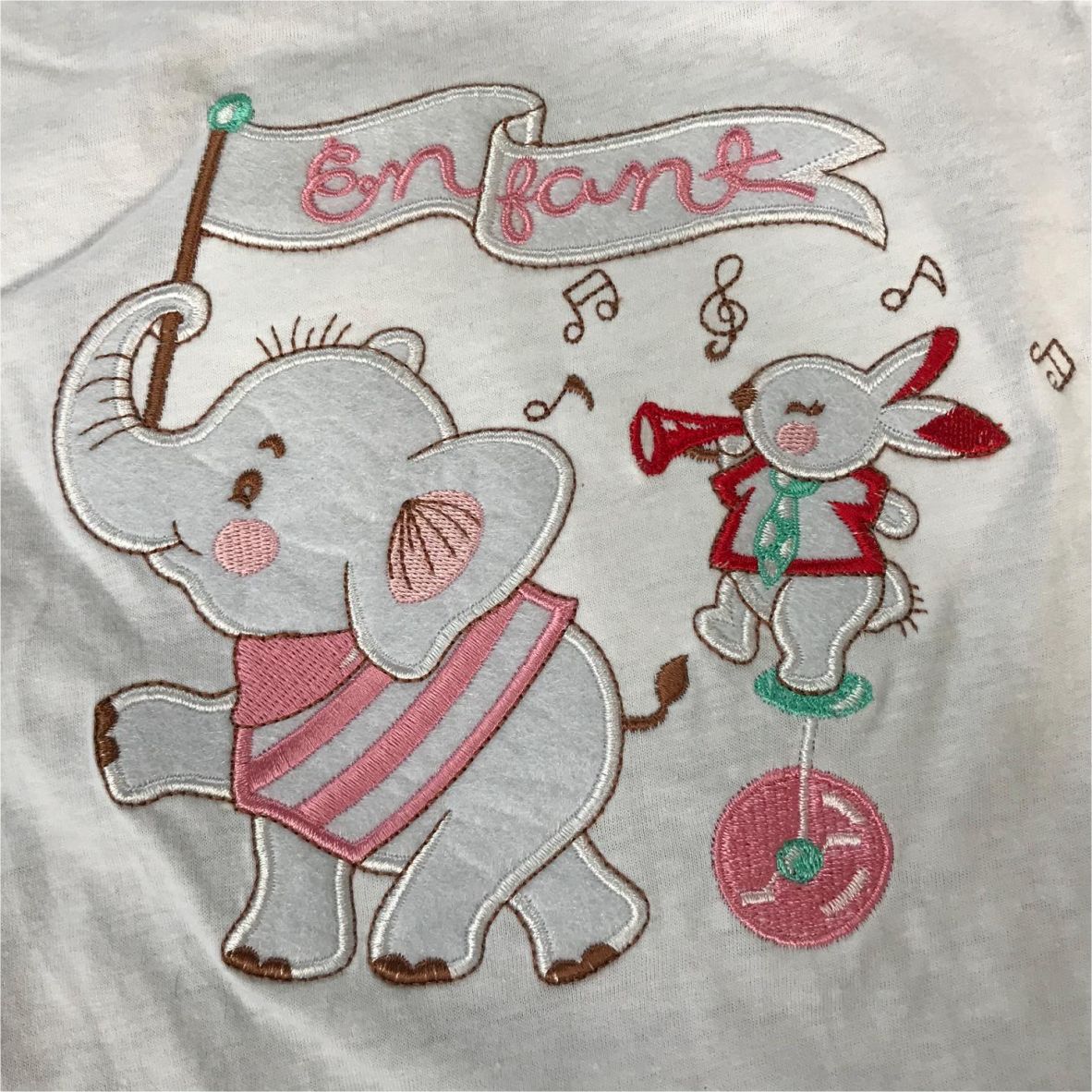 รับปักเสื้อ รับปักเสื้อเด็ก ปักแบบปะผ้า รับปักผ้า