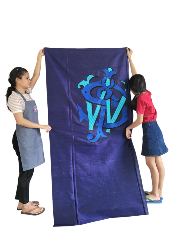 ปักผ้าบุผนัง รับปักผ้าบุผนัง ปักผ้าหุ้มเฟอร์นิเจอร์ ปักอักษรบนผ้าขนาดใหญ่