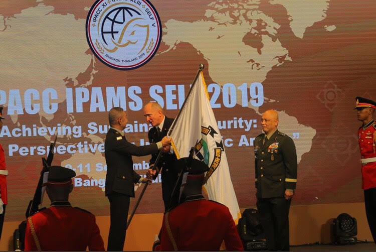 งานปักธง รับปักธงนานานชาติ รับปักธงทุกชนิด